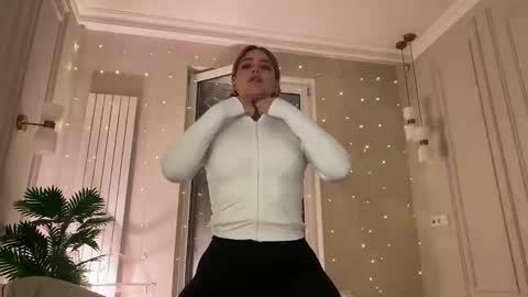 Stephanie online show from 02-25-26, 09:35