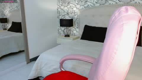 Eliza online show from 01-31-25, 07:51