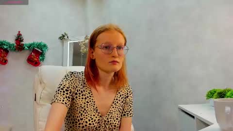 Snapshot of elizabeth_harpper chatting on 12-28-24, 02:53 Elizabeth online show from 12-28-24, 02:53