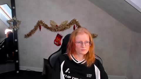 Snapshot of elizabeth_harpper chatting on 01-14-25, 08:31 Elizabeth online show from 01-14-25, 08:31