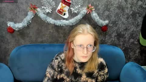 Snapshot of elizabeth_harpper chatting on 01-22-25, 01:42 Elizabeth online show from 01-22-25, 01:42