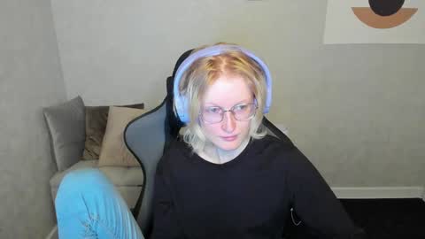 Snapshot of elizabeth_harpper chatting on 09-25-25, 01:09 Elizabeth online show from 09-25-25, 01:09