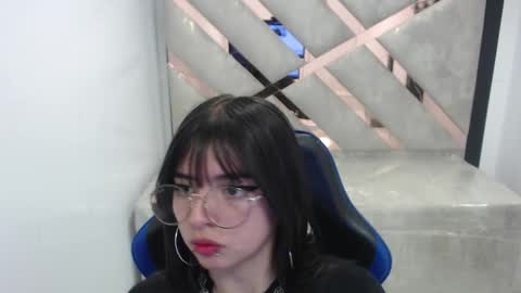 Elizabeth online show from 02-05-26, 12:54