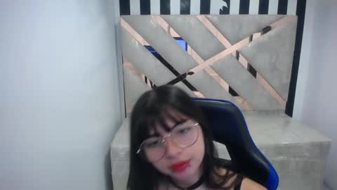 Elizabeth online show from 02-10-26, 12:53