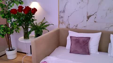 Elizabeth online show from 02-10-25, 03:53