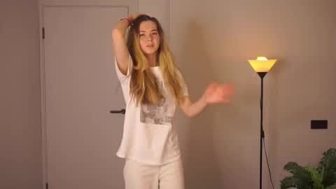 Elizabeth online show from 09-13-25, 06:40