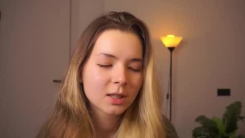 Elizabeth online show from 09-15-25, 06:19