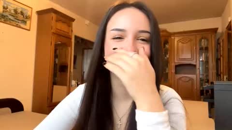 Mia online show from 11-28-25, 09:23