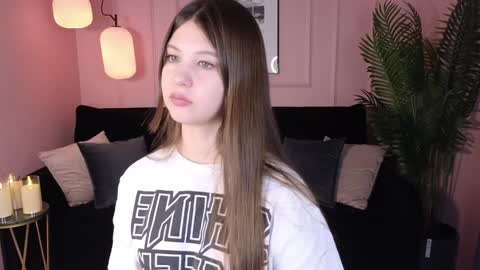 Eliza online show from 12-26-24, 04:36