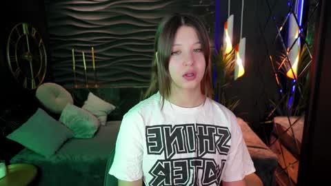 Eliza online show from 01-09-25, 01:02