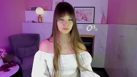 Eliza online show from 02-18-25, 07:41