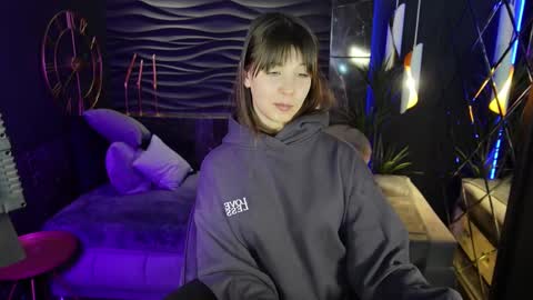 Eliza online show from 02-25-25, 07:47