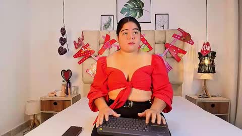 Snapshot of elizawiliamst chatting on 09-18-25, 01:13 Eliza online show from 09-18-25, 01:13