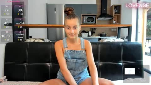 Eliz                               online show from 10-25-25, 10:12