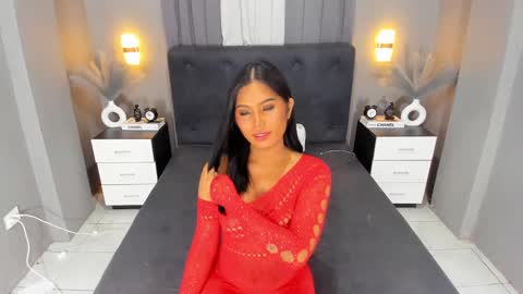 Snapshot of ella______ chatting on 12-03-24, 05:55 Ella online show from 12-03-24, 05:55