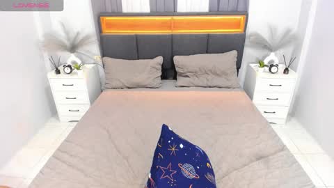 Snapshot of ella______ chatting on 11-04-25, 09:14 Ella online show from 11-04-25, 09:14