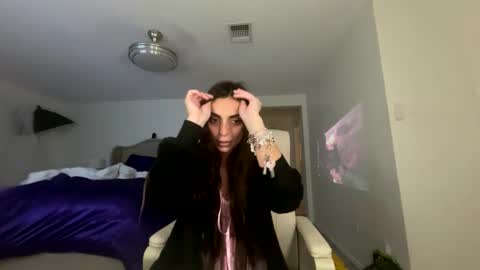 Snapshot of ella_ella_ella_ay chatting on 10-07-25, 02:09 ella_ella_ella_ay online show from 10-07-25, 02:09