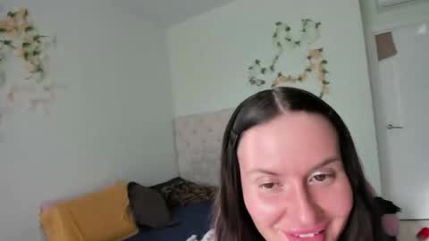 ELLA online show from 04-10-26, 02:22