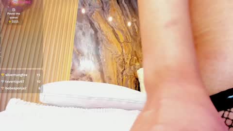 Snapshot of ella_harper chatting on 01-14-25, 08:31 ella harper online show from 01-14-25, 08:31