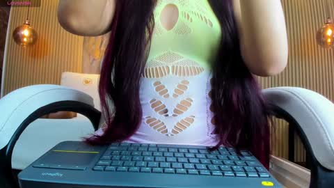 Snapshot of ella_harper chatting on 02-05-25, 02:51 ella harper online show from 02-05-25, 02:51
