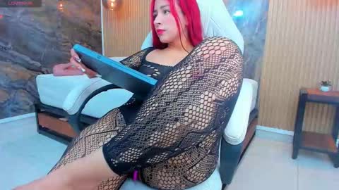 Snapshot of ella_harper chatting on 10-24-25, 03:03 ella harper online show from 10-24-25, 03:03