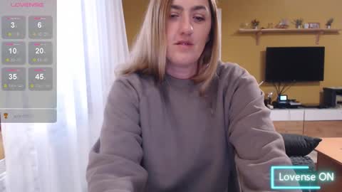 Snapshot of ella_max_live chatting on 10-05-25, 06:01 Ella Max online show from 10-05-25, 06:01