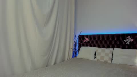 Snapshot of ella_mayers chatting on 02-12-25, 01:41 Ella Mayers online show from 02-12-25, 01:41