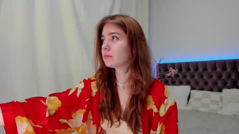 Snapshot of ella_mayers chatting on 02-16-25, 03:04 Ella Mayers online show from 02-16-25, 03:04