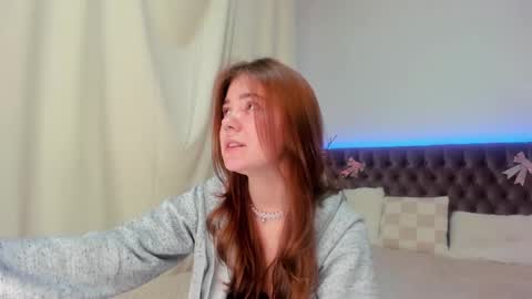 Snapshot of ella_mayers chatting on 03-01-25, 09:26 Ella Mayers online show from 03-01-25, 09:26