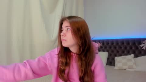 Snapshot of ella_mayers chatting on 03-02-25, 09:43 Ella Mayers online show from 03-02-25, 09:43
