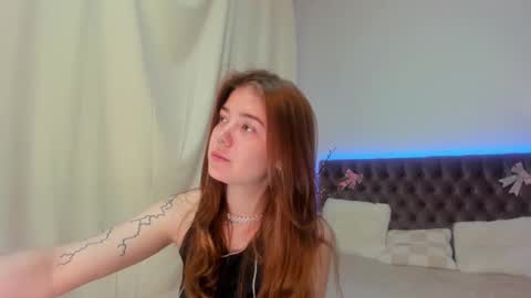Snapshot of ella_mayers chatting on 03-03-25, 04:58 Ella Mayers online show from 03-03-25, 04:58