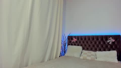 Snapshot of ella_mayers chatting on 03-06-25, 12:54 Ella Mayers online show from 03-06-25, 12:54