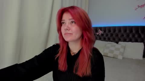 Snapshot of ella_mayers chatting on 09-25-25, 12:31 Ella Mayers online show from 09-25-25, 12:31