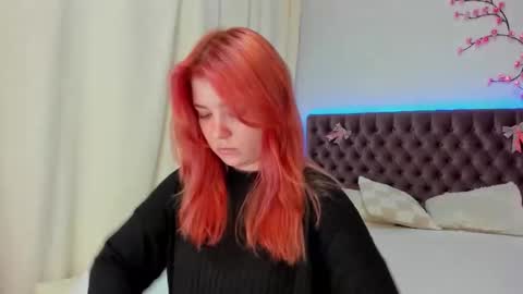 Snapshot of ella_mayers chatting on 10-05-25, 12:14 Ella Mayers online show from 10-05-25, 12:14