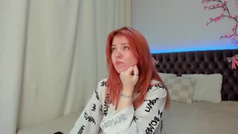 Snapshot of ella_mayers chatting on 10-09-25, 04:05 Ella Mayers online show from 10-09-25, 04:05
