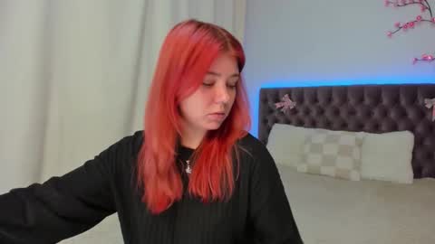Snapshot of ella_mayers chatting on 10-23-25, 12:26 Ella Mayers online show from 10-23-25, 12:26