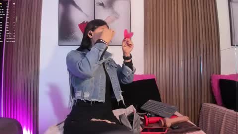 ella rouse online show from 09-18-25, 12:18