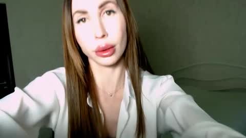 Ella online show from 09-09-25, 08:14