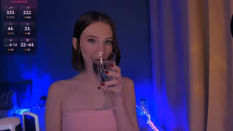 Snapshot of ellaamber chatting on 01-09-25, 10:31 ellaamber online show from 01-09-25, 10:31