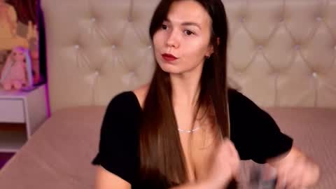 ellacanny online show from 11-28-25, 05:43