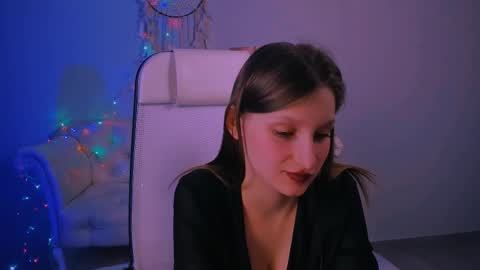 Ella online show from 02-20-25, 06:57