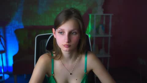 Ella online show from 03-01-25, 01:18