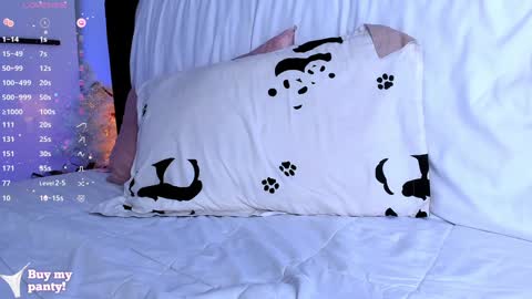 Snapshot of ellamilano chatting on 01-28-25, 07:10 Ella online show from 01-28-25, 07:10