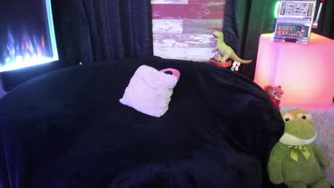 ELLE online show from 10-27-25, 08:24