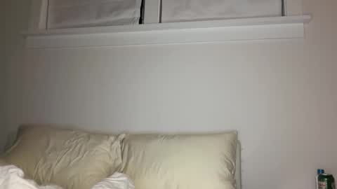 Snapshot of elle67 chatting on 09-12-25, 10:04 Elle67 online show from 09-12-25, 10:04