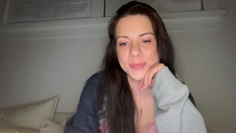 Snapshot of elle67 chatting on 09-18-25, 09:33 Elle67 online show from 09-18-25, 09:33