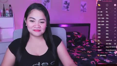 Snapshot of elleelle123 chatting on 12-18-24, 02:10 Ann online show from 12-18-24, 02:10