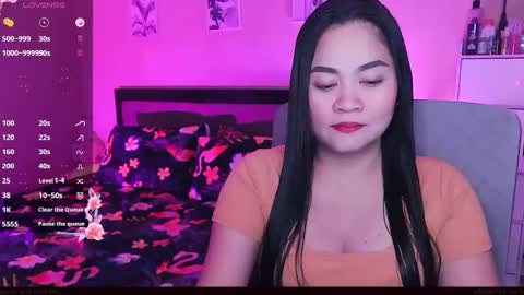 Snapshot of elleelle123 chatting on 12-23-24, 02:02 Ann online show from 12-23-24, 02:02