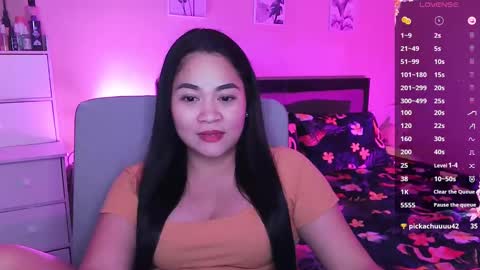 Snapshot of elleelle123 chatting on 12-23-24, 05:06 Ann online show from 12-23-24, 05:06