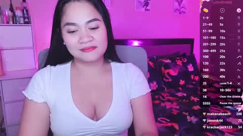 Snapshot of elleelle123 chatting on 12-26-24, 04:10 Ann online show from 12-26-24, 04:10